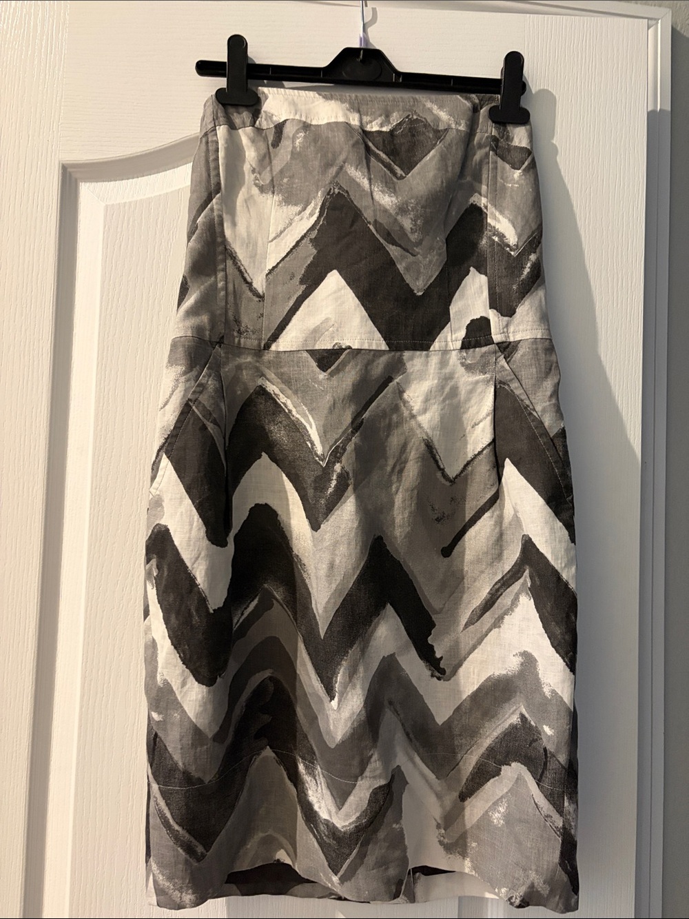 Banana Republic Women's Black & White Chevron mini dress